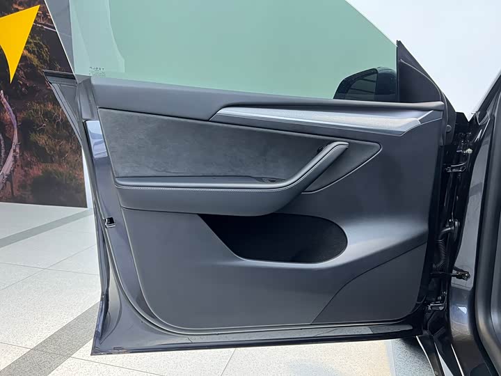 Фото 11 - Tesla Model Y