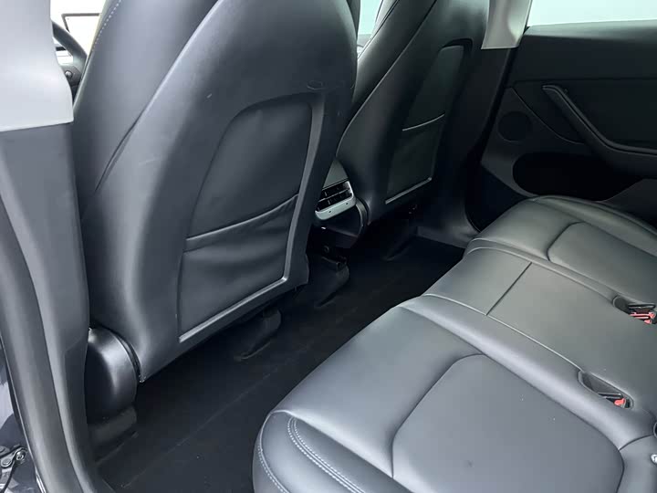 Фото 13 - Tesla Model Y