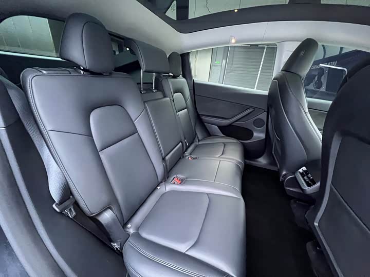 Фото 17 - Tesla Model Y