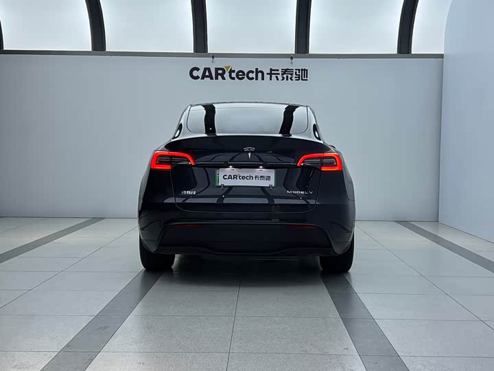 Фото 4 - Tesla Model Y