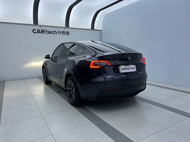 Фото 5 - Tesla Model Y