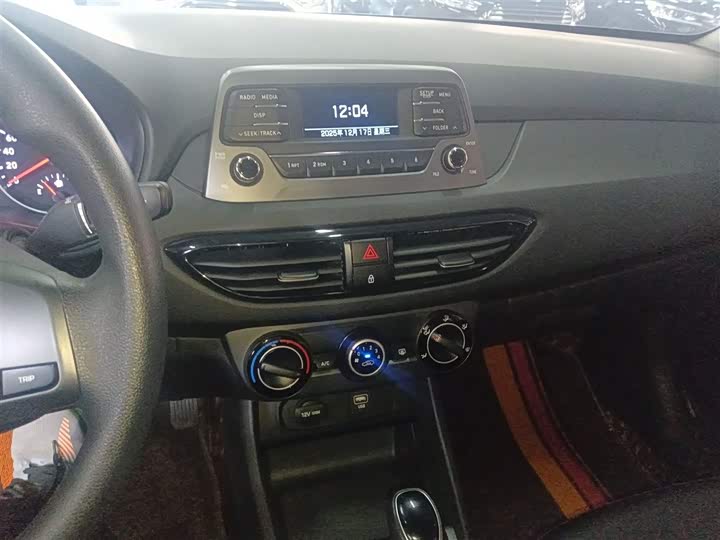 Фото 13 - Hyundai Celesta