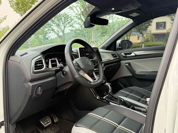 Фото 5 - Volkswagen T-Roc