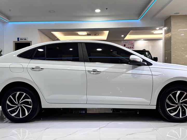 Фото 3 - Volkswagen Lavida