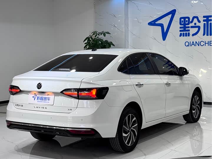 Фото 9 - Volkswagen Lavida