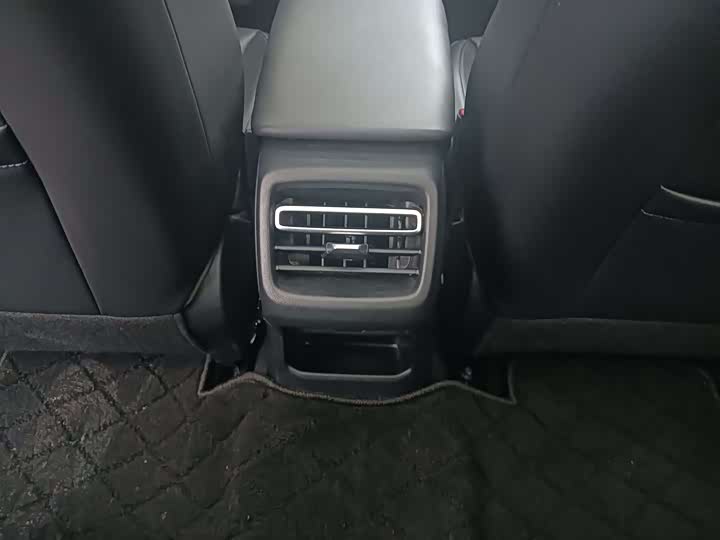 Фото 13 - Changan Eado Plus