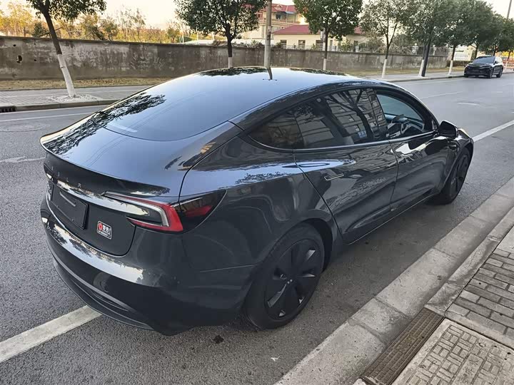 Фото 5 - Tesla Model 3