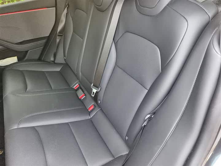 Фото 8 - Tesla Model 3