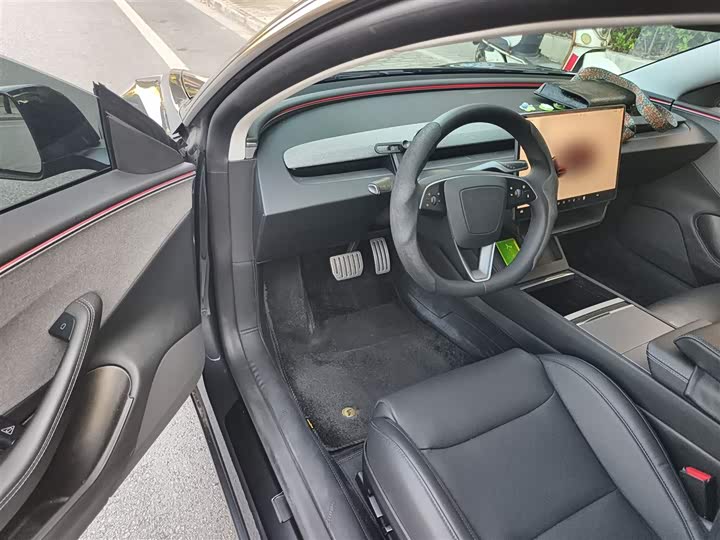 Фото 9 - Tesla Model 3