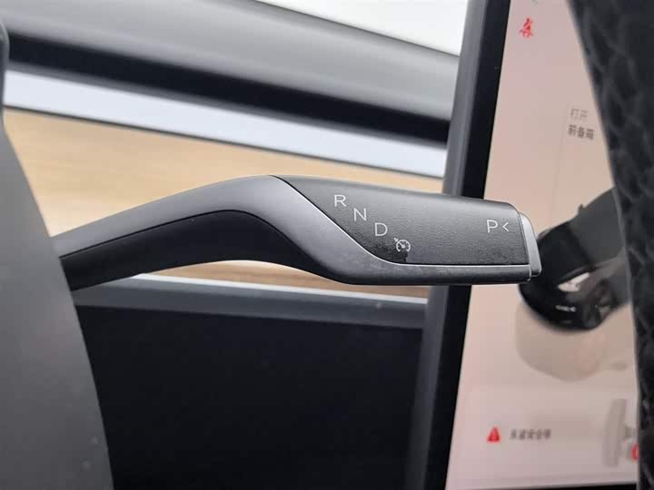 Фото 13 - Tesla Model 3