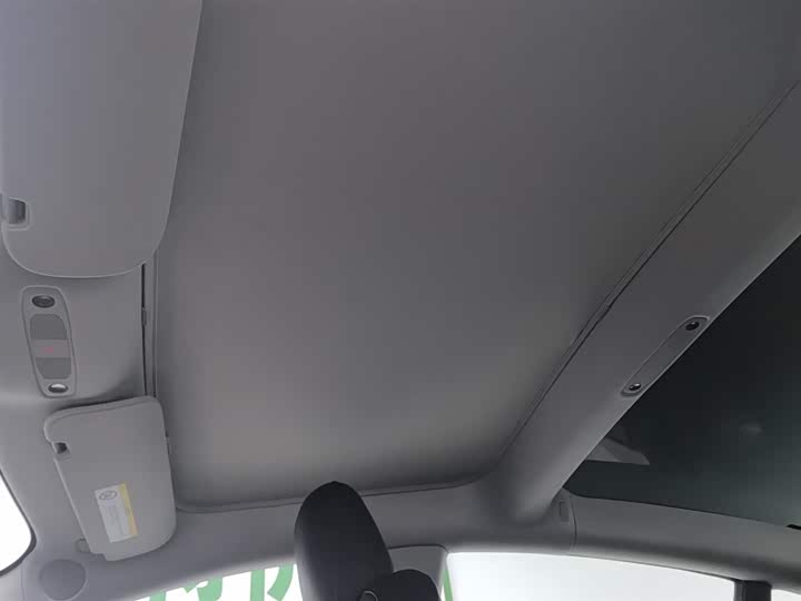 Фото 14 - Tesla Model 3