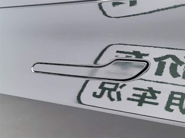 Фото 18 - Tesla Model 3