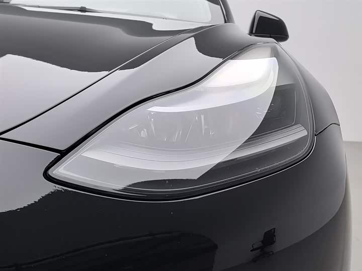 Фото 7 - Tesla Model 3