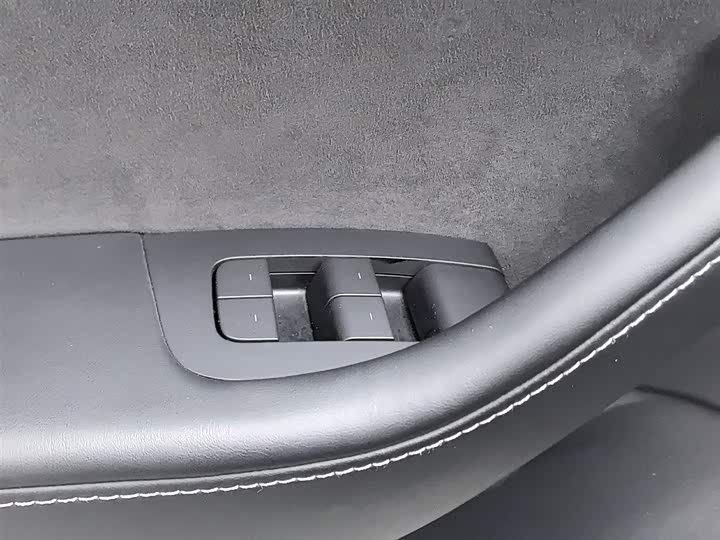 Фото 9 - Tesla Model 3