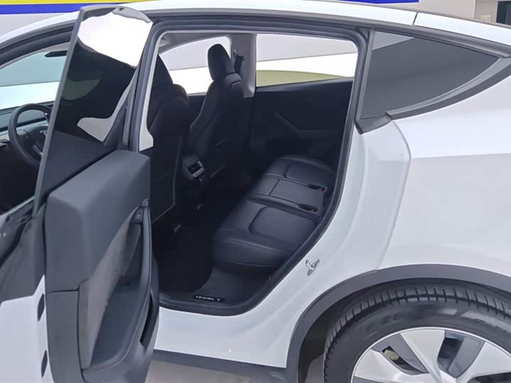 Фото 11 - Tesla Model Y