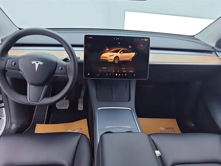 Фото 12 - Tesla Model Y