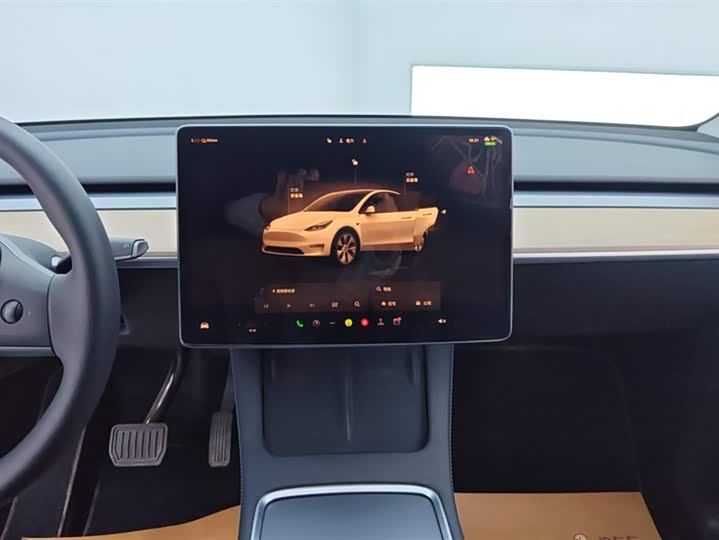 Фото 13 - Tesla Model Y