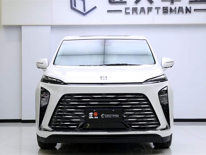 Фото 18 - Buick GL8 ES