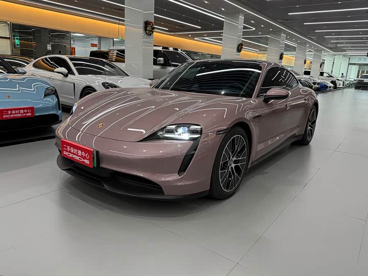 Фото 1 - Porsche Taycan