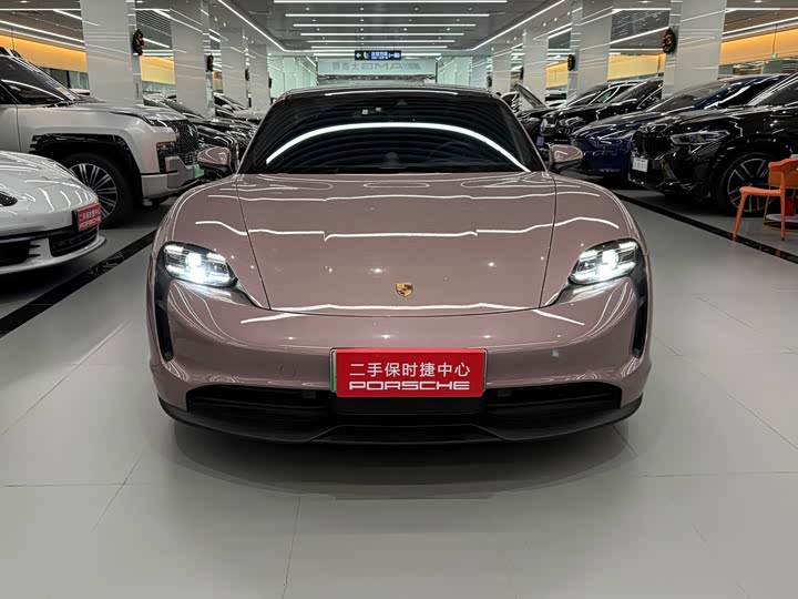 Фото 2 - Porsche Taycan