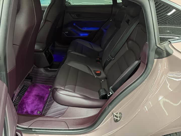 Фото 9 - Porsche Taycan