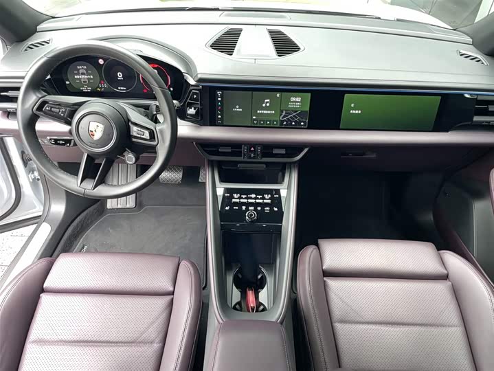 Фото 10 - Porsche Macan EV