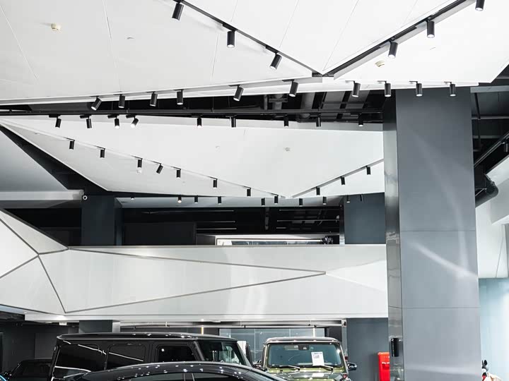 Фото 16 - Ferrari Purosangue