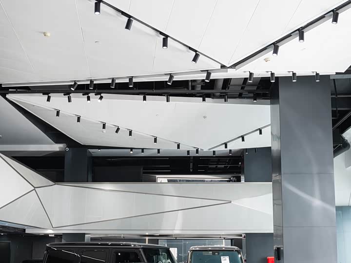 Фото 24 - Ferrari Purosangue