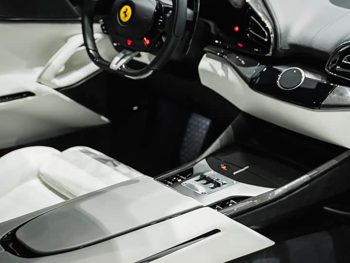 Фото 33 - Ferrari Purosangue