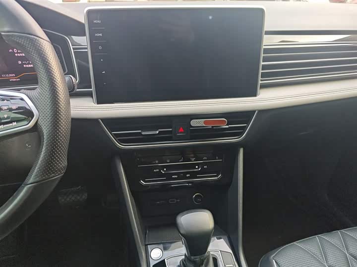 Фото 13 - Volkswagen Tiguan L Pro