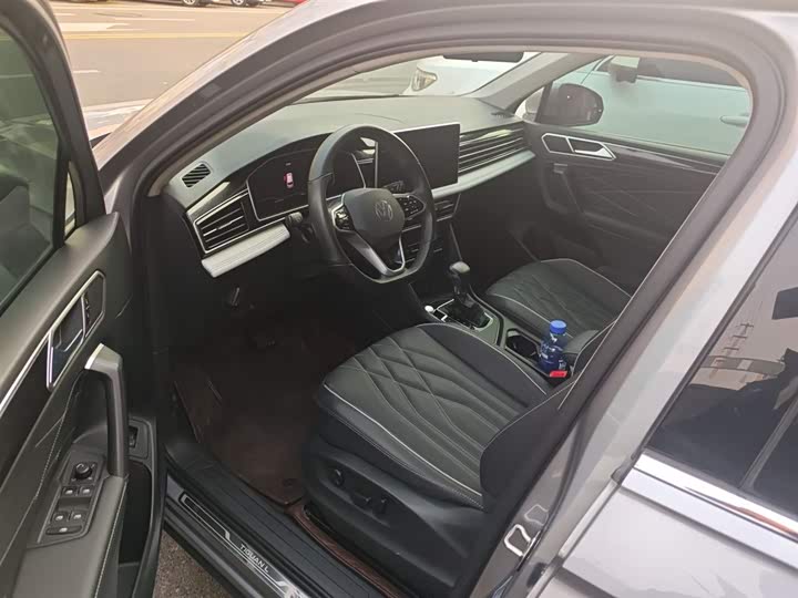 Фото 16 - Volkswagen Tiguan L Pro