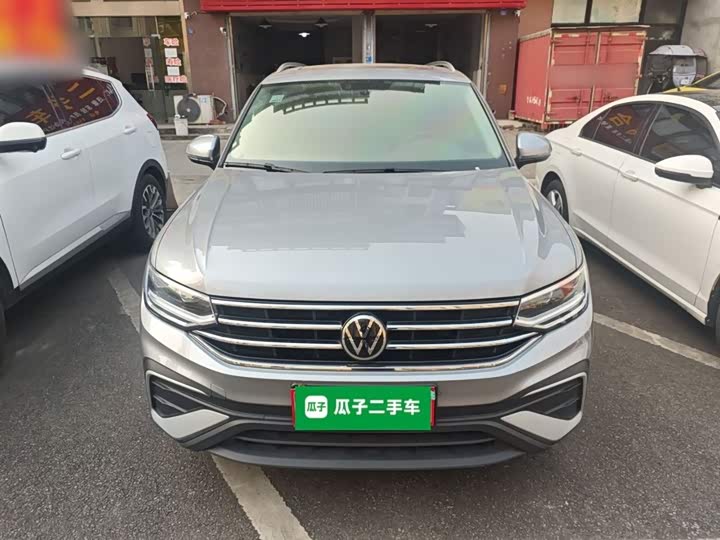 Фото 3 - Volkswagen Tiguan L Pro