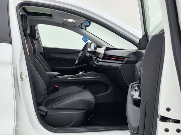 Фото 12 - Geely Binrui