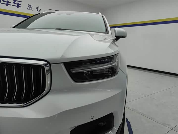 Фото 5 - Volvo XC40