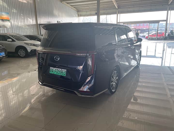 Фото 10 - GAC Trumpchi E9