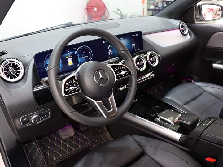 Фото 11 - Mercedes-Benz GLA-Class