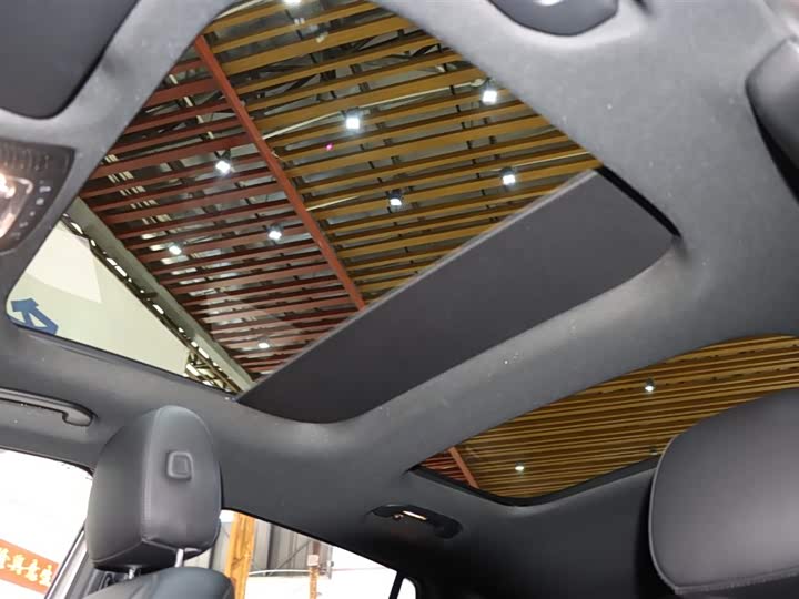 Фото 16 - Mercedes-Benz GLA-Class