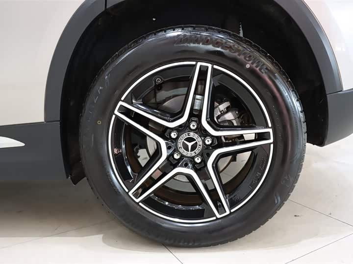 Фото 20 - Mercedes-Benz GLA-Class