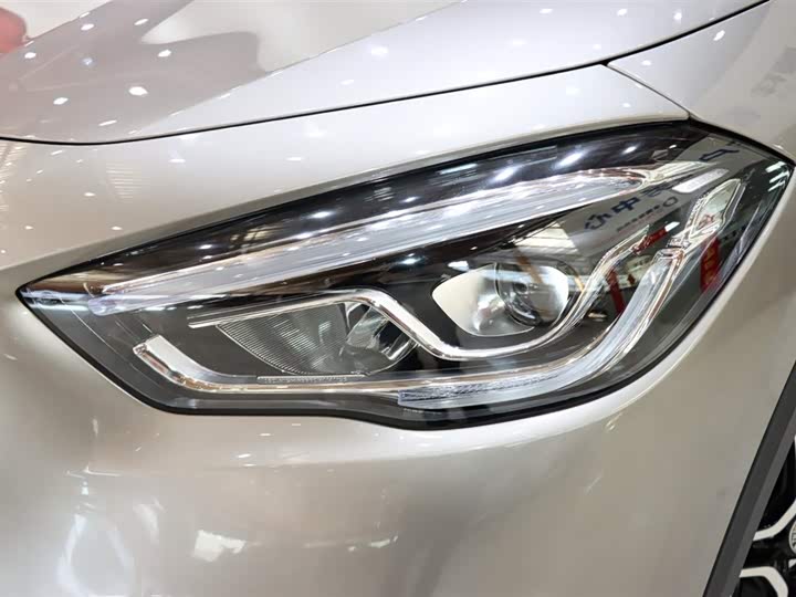 Фото 8 - Mercedes-Benz GLA-Class