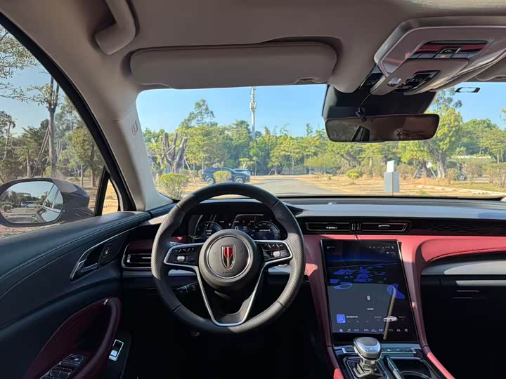 Фото 18 - Hongqi H5