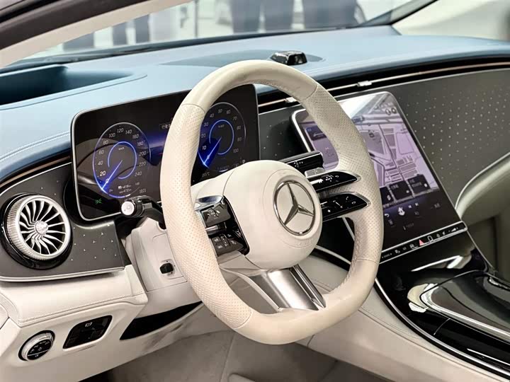 Фото 7 - Mercedes-Benz EQE