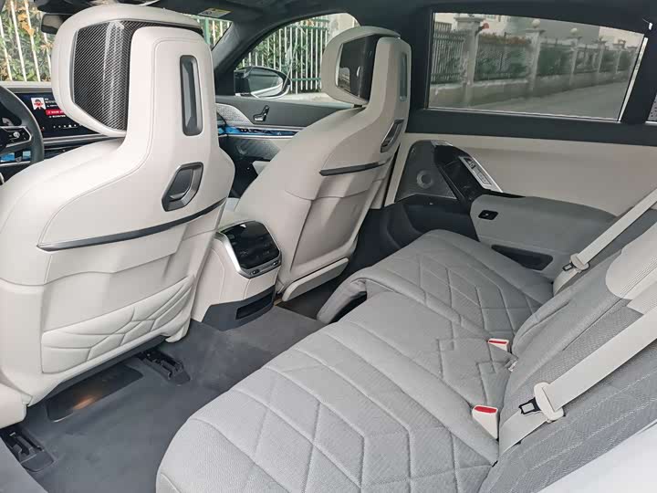 Фото 10 - BMW 7 Series Hybrid