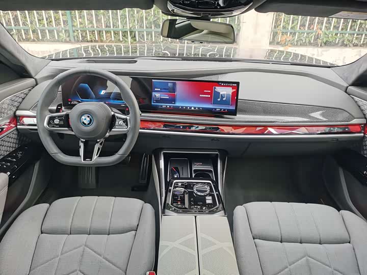 Фото 8 - BMW 7 Series Hybrid