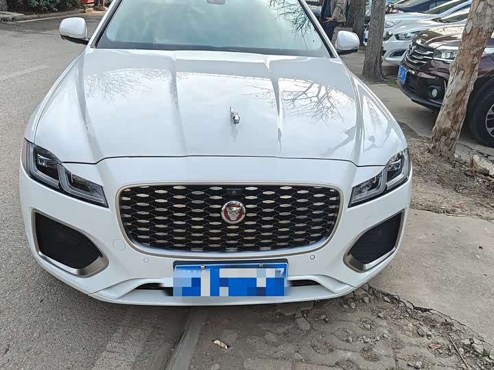 Фото 2 - Jaguar XF L