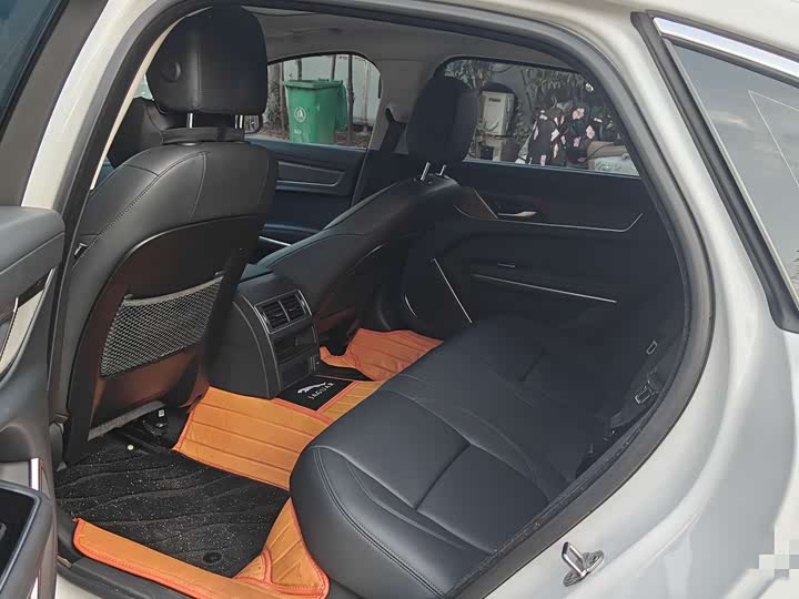 Фото 5 - Jaguar XF L