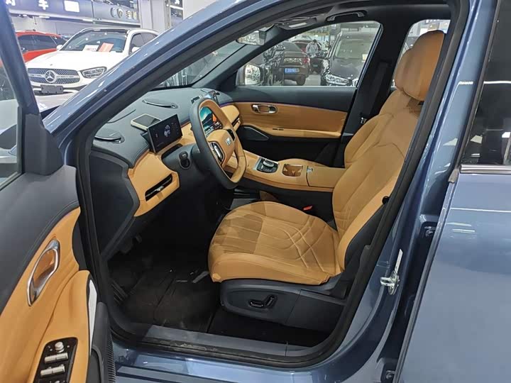 Фото 15 - Geely Galaxy Starship 7