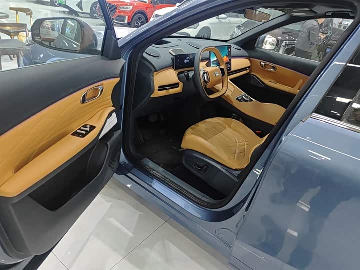 Фото 16 - Geely Galaxy Starship 7