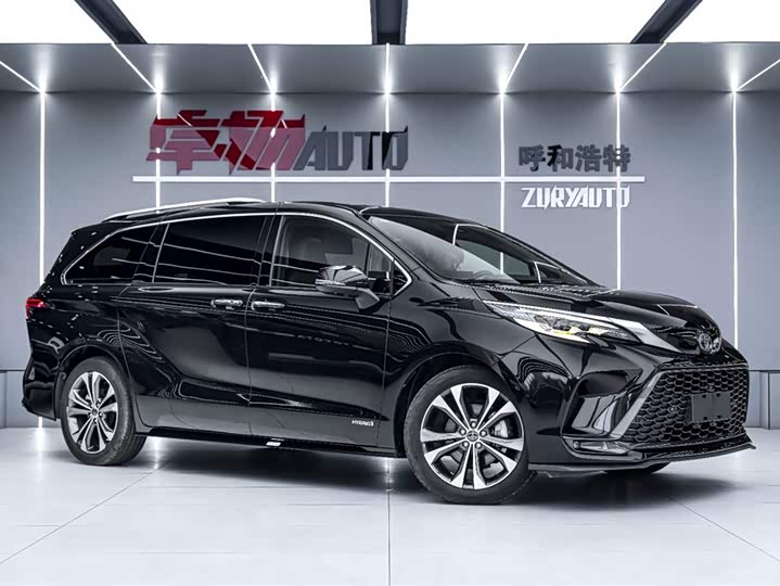 Фото 3 - Toyota Granvia