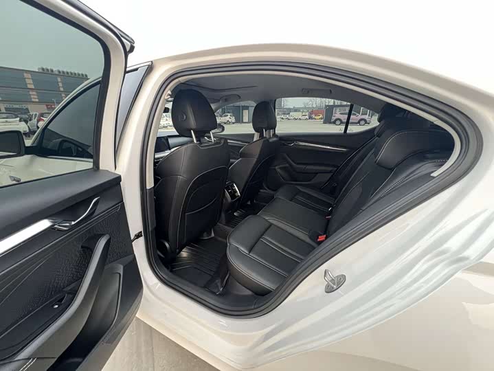 Фото 15 - Skoda Octavia Pro