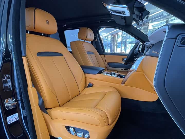 Фото 7 - Rolls-Royce Cullinan